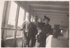 Picture 25 Cliff, Magnus, Susan and Nellie before the Lurline